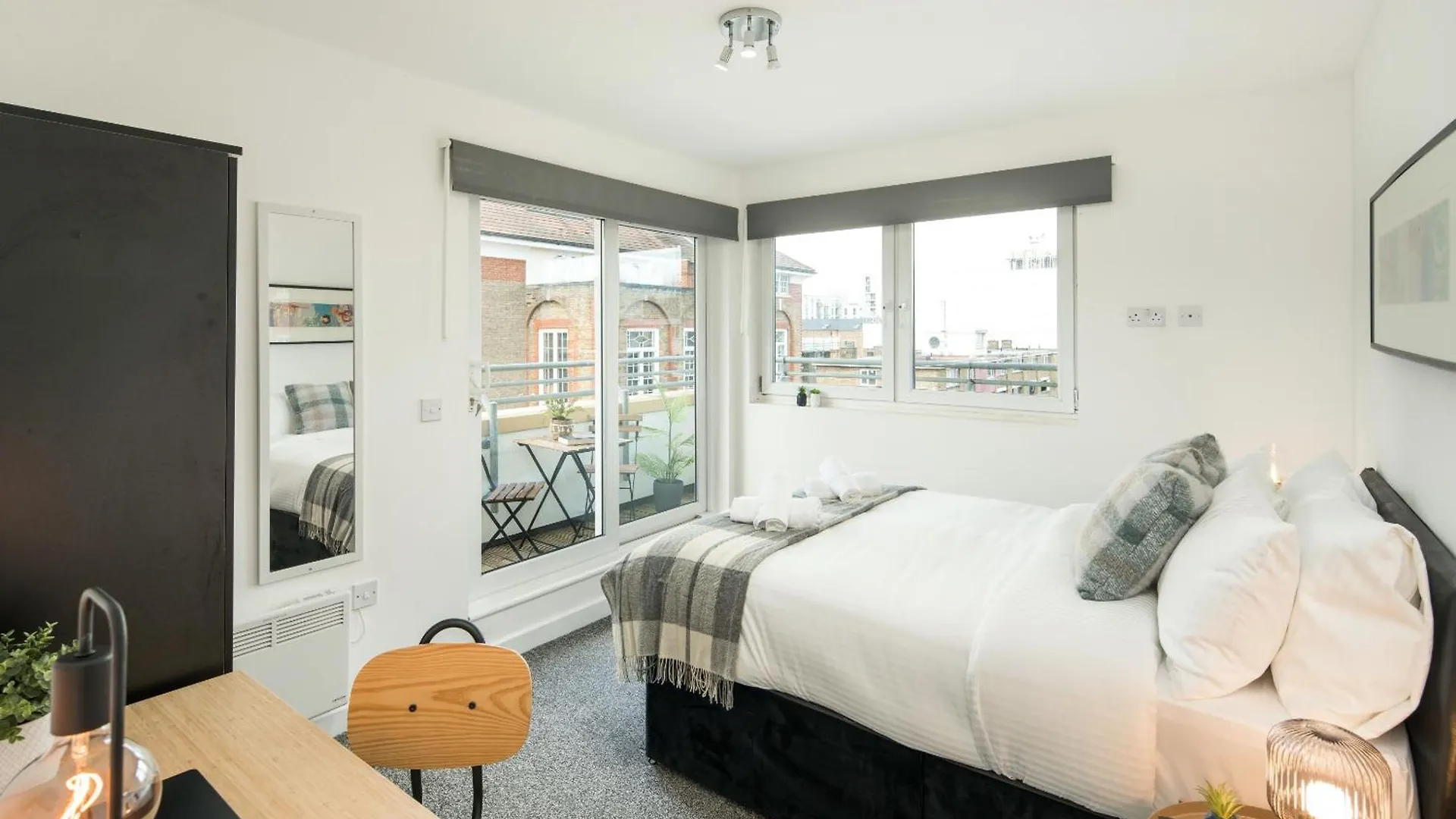 Canarywharf Apartments By Sleepy London