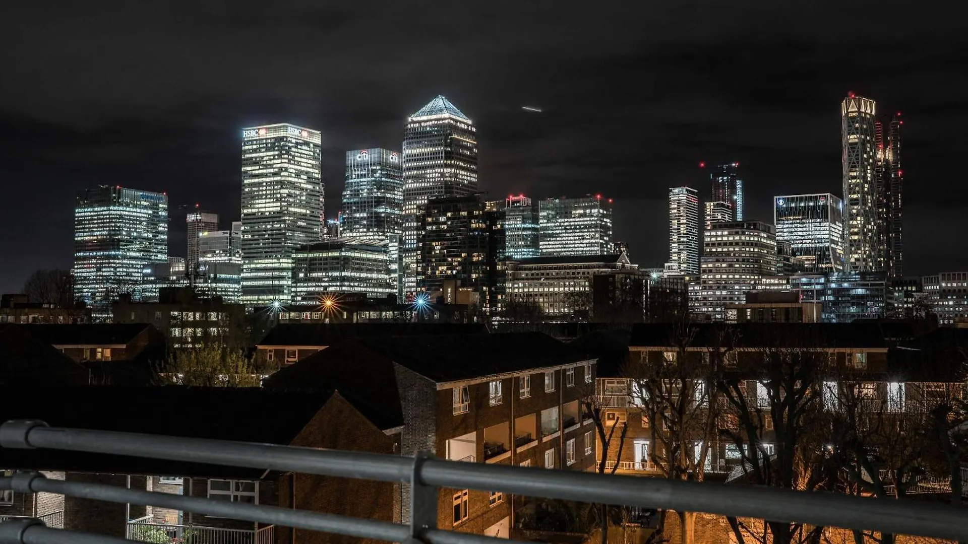 Canarywharf Apartments By Sleepy London
