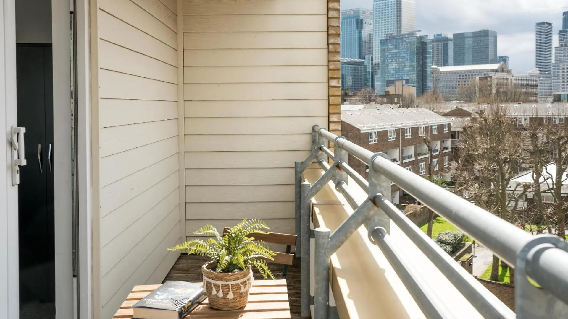 Canarywharf Apartments By Sleepy London